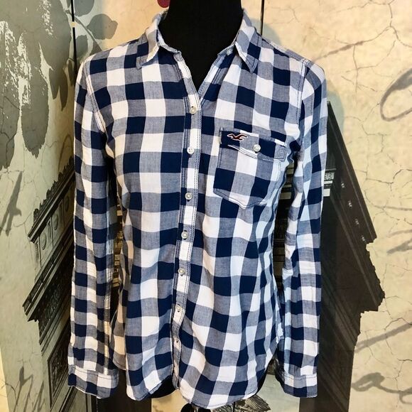 Nice shirt by Hollister in size medium Junior - Picture 1 of 2